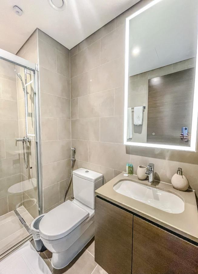 Mindblowing 2 Bedroom With Close View Of Burj Khalifa Dubai