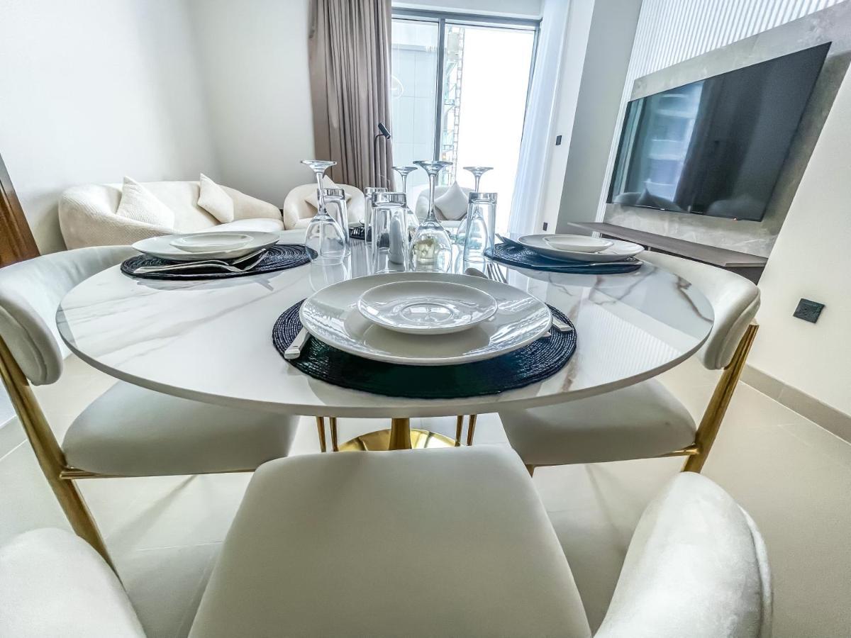 Apartment Mindblowing 2 Bedroom With Close View Of Burj Khalifa Dubai