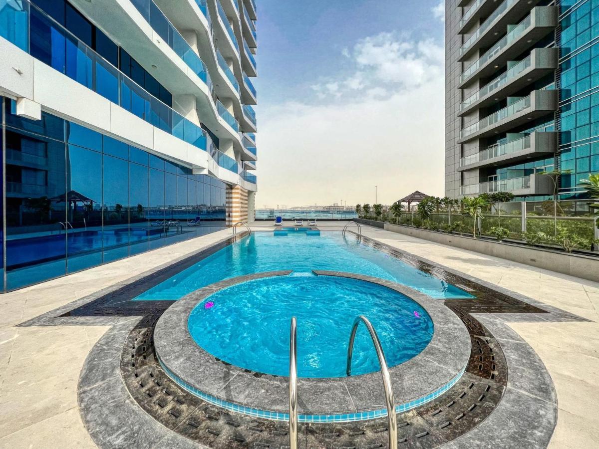 The Smart Concierge - Waves By Kasco Apartment Dubai