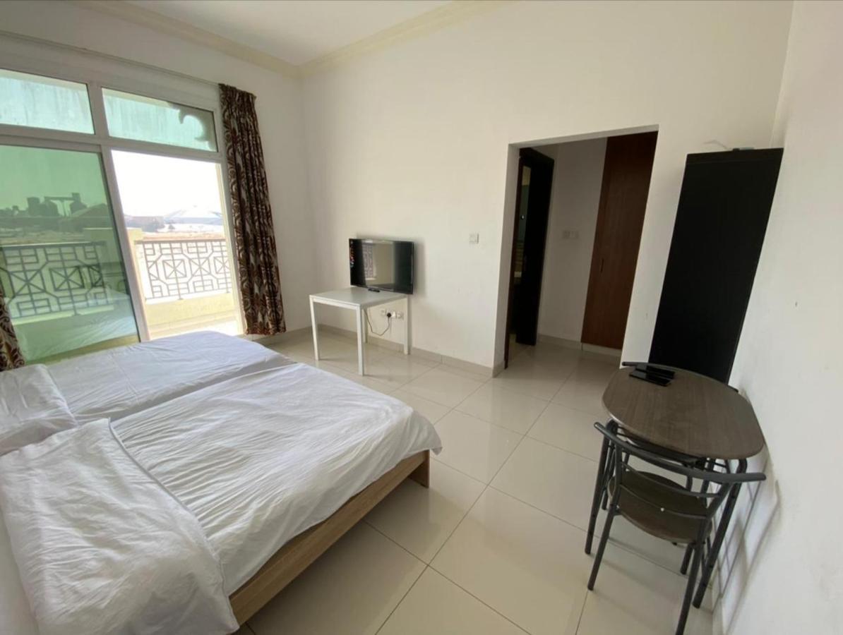 Cozy And Small Partitions For Men Guests In Apartment Dubai