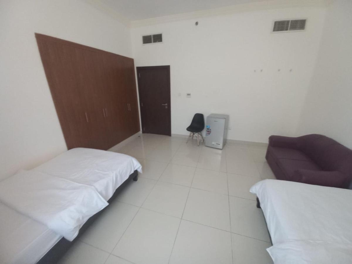 Apartment Cozy And Small Partitions For Men Guests In Dubai