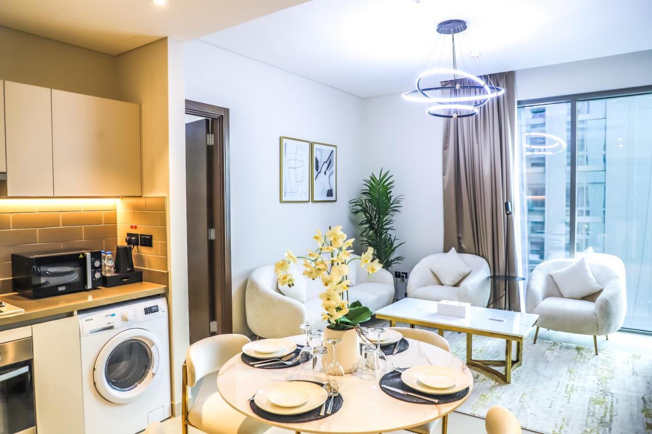Mindblowing 2 Bedroom With Close View Of Burj Khalifa Dubai