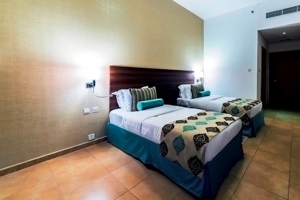 Nojoum Llc 4*