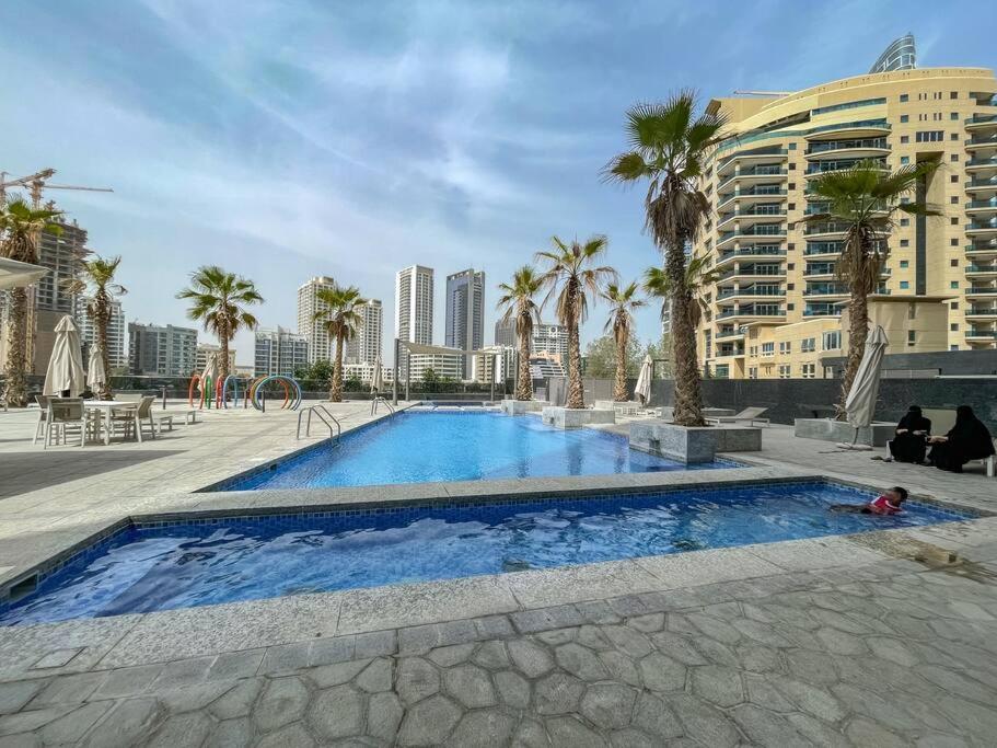 Apartment Elegant Studio Sparkle Tower Jbr By Suiteable *