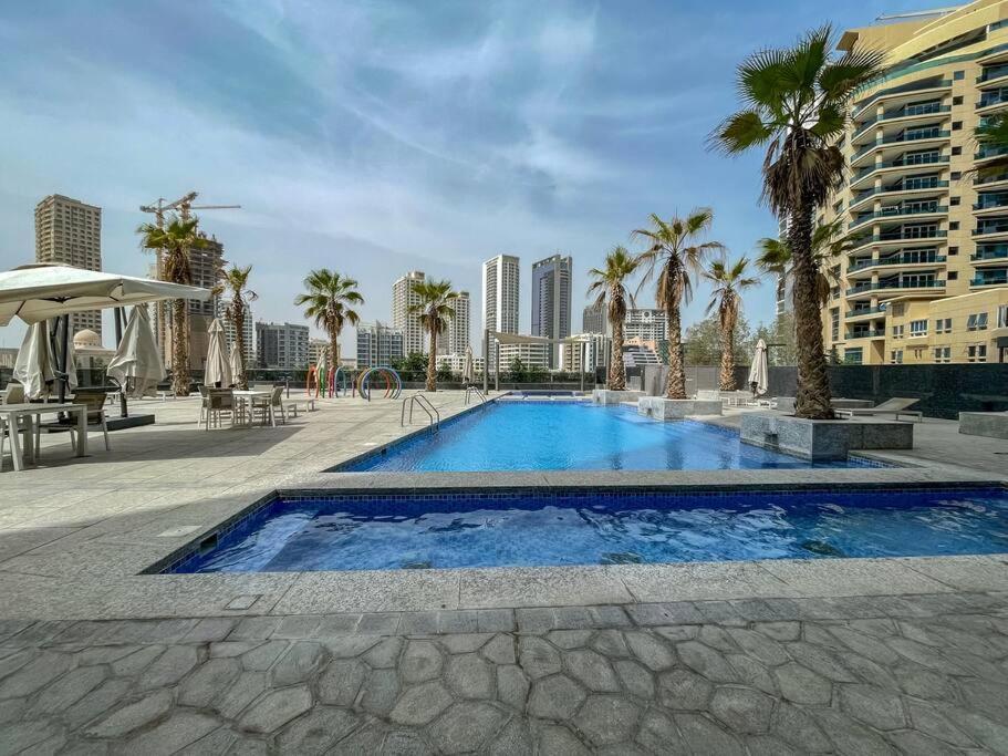 Elegant Studio Sparkle Tower Jbr By Suiteable Apartment *