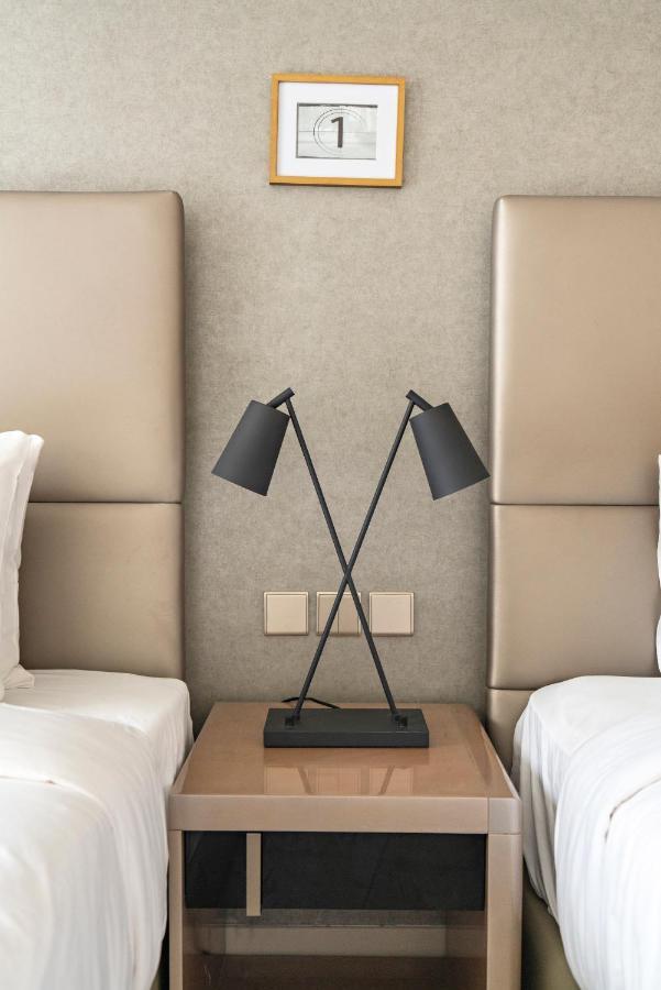Apartment Aliving Supreme 2br Paramount Towers Business Bay 6206 Dubai