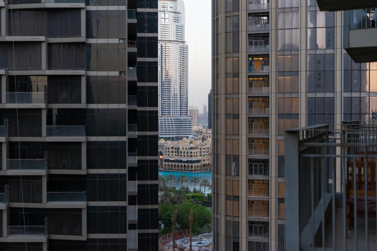Westminster Standpoint Burj Khalifa Apartment *