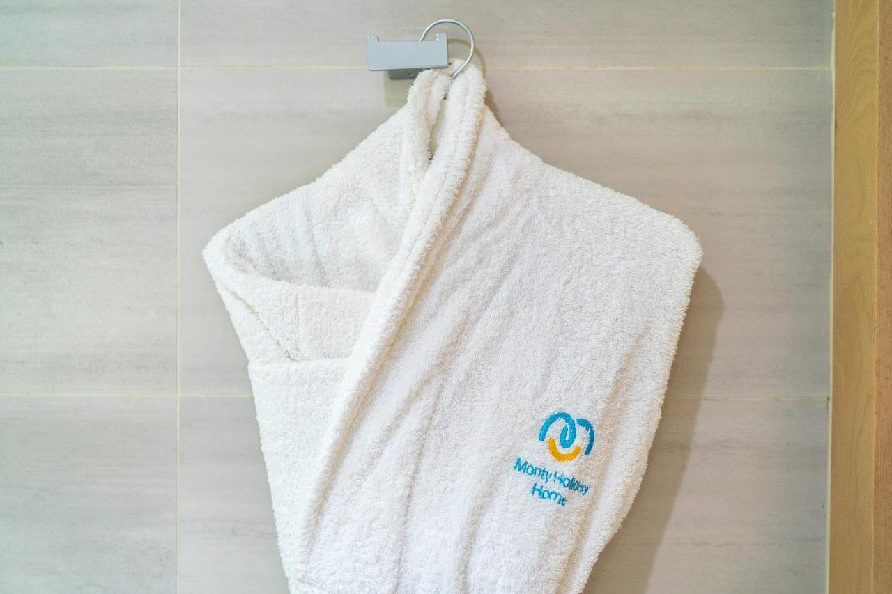 Monty Holiday - Charming With Canal View Near Mall * Dubai