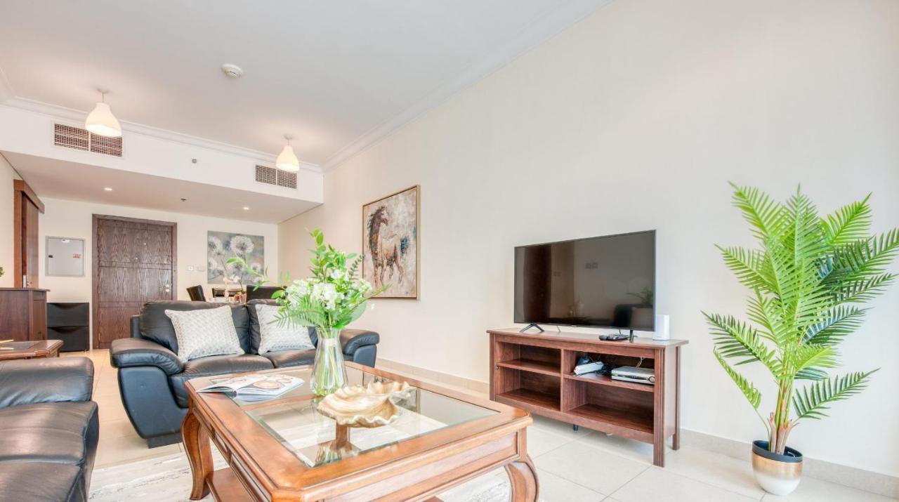 Apartment Stunning 1 Bedroom In Down Town *