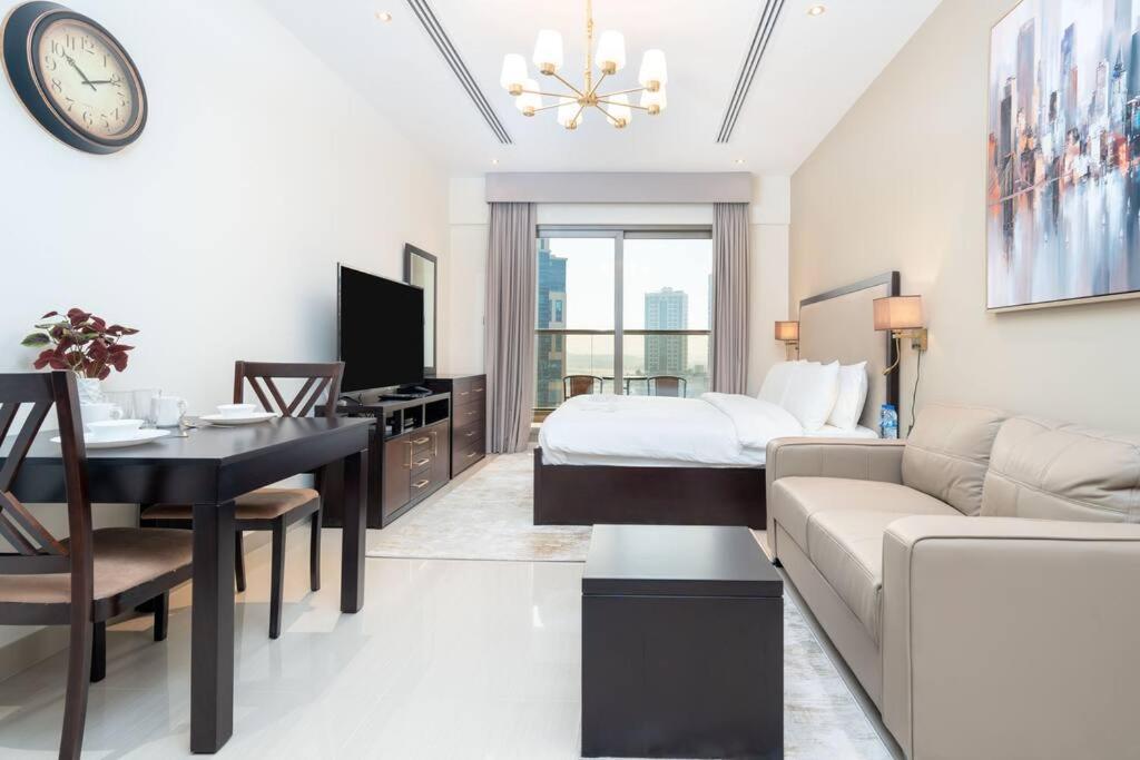 Apartment Jacuzzi, Pool And Gym - 5min From Burj Khalifa *