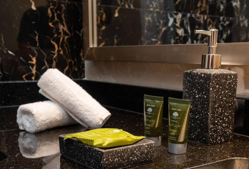 Jacuzzi, Pool And Gym - 5min From Burj Khalifa Apartment Dubai