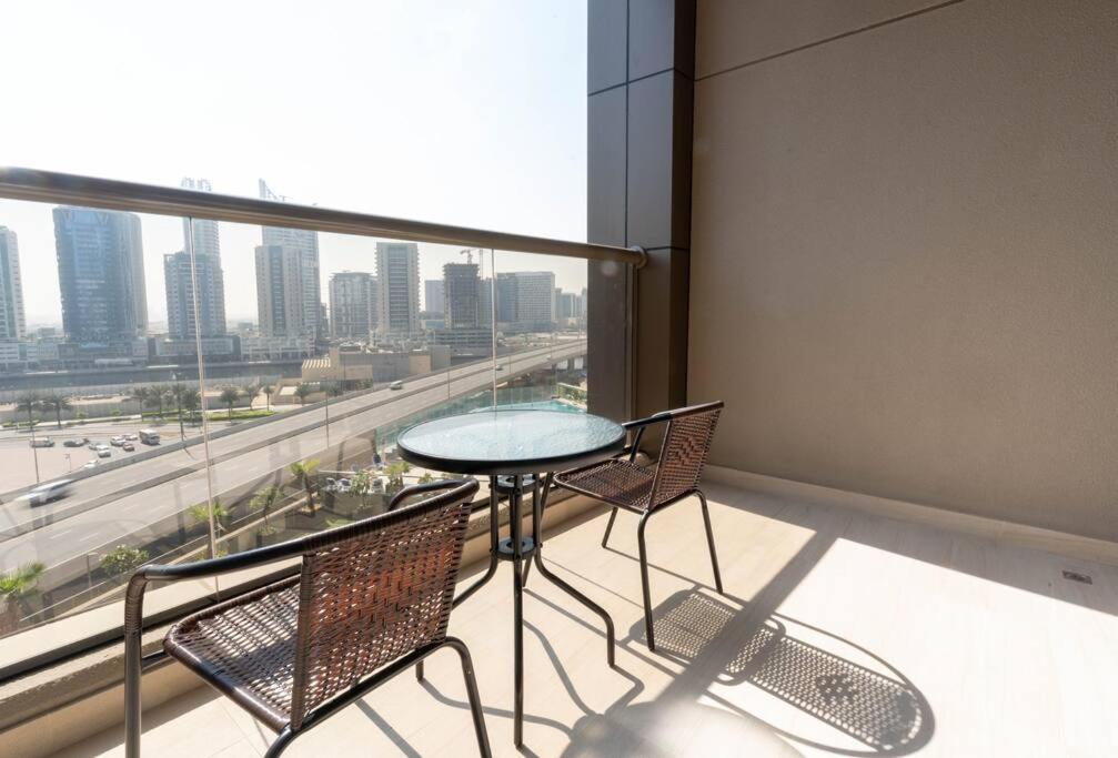 Jacuzzi, Pool And Gym - 5min From Burj Khalifa Apartment Dubai