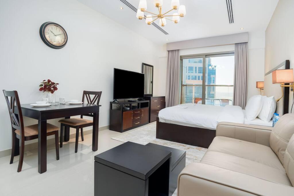 Jacuzzi, Pool And Gym - 5min From Burj Khalifa * Dubai