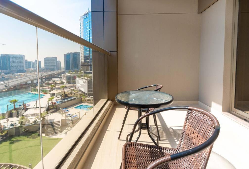 Jacuzzi, Pool And Gym - 5min From Burj Khalifa Dubai