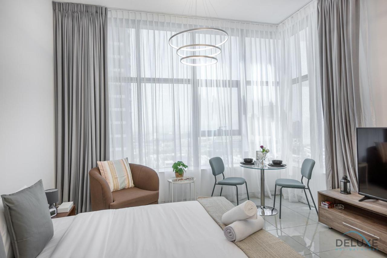 Urban Studio At The Square Tower Jumeirah Village Circle By Deluxe *