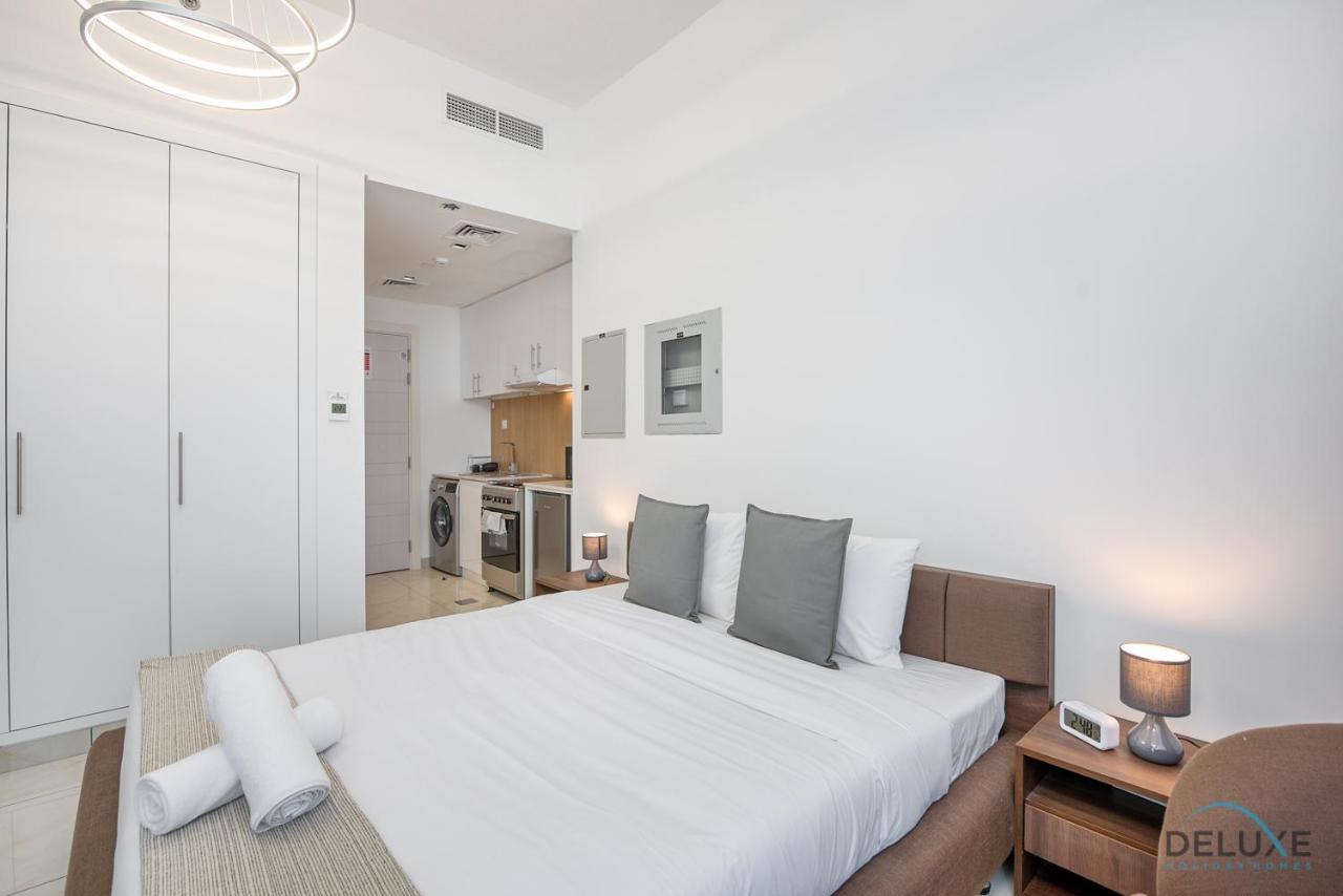 Urban Studio At The Square Tower Jumeirah Village Circle By Deluxe Apartment Dubai