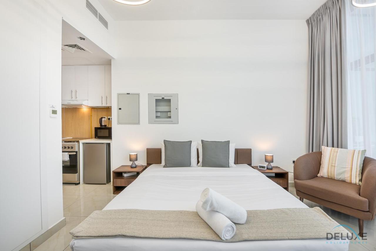Urban Studio At The Square Tower Jumeirah Village Circle By Deluxe *