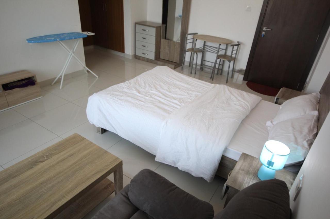 Cozy And Small Partitions For Men Guests In Dubai