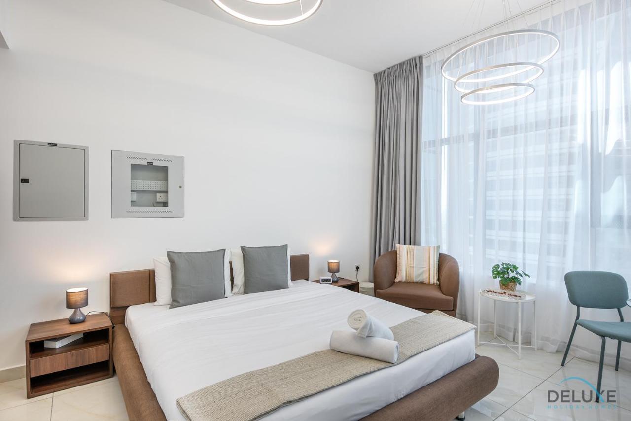 Urban Studio At The Square Tower Jumeirah Village Circle By Deluxe Apartment *