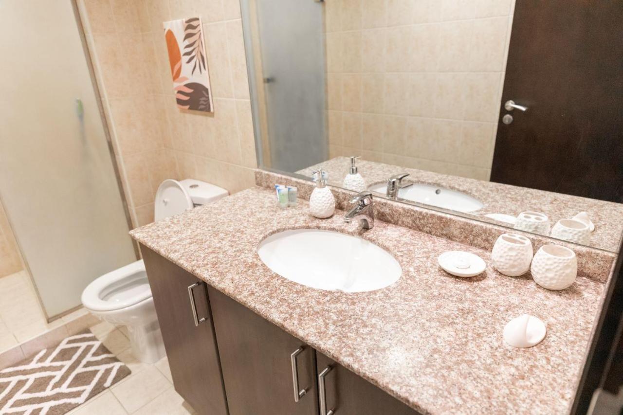 Luxury Churchill Tower- Vast Holidays Apartment *