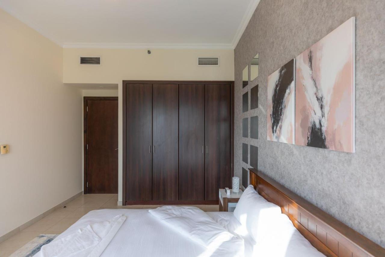 Apartment Luxury Churchill Tower- Vast Holidays