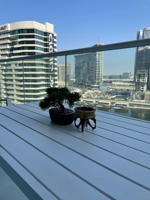 New Luxury Modern Canal View. *