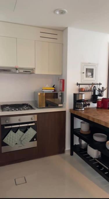 Apartment New Luxury Modern Canal View. Dubai