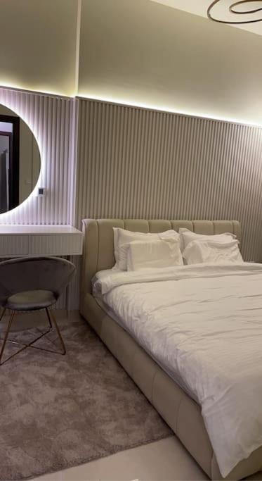 New Luxury Modern Canal View. Apartment Dubai