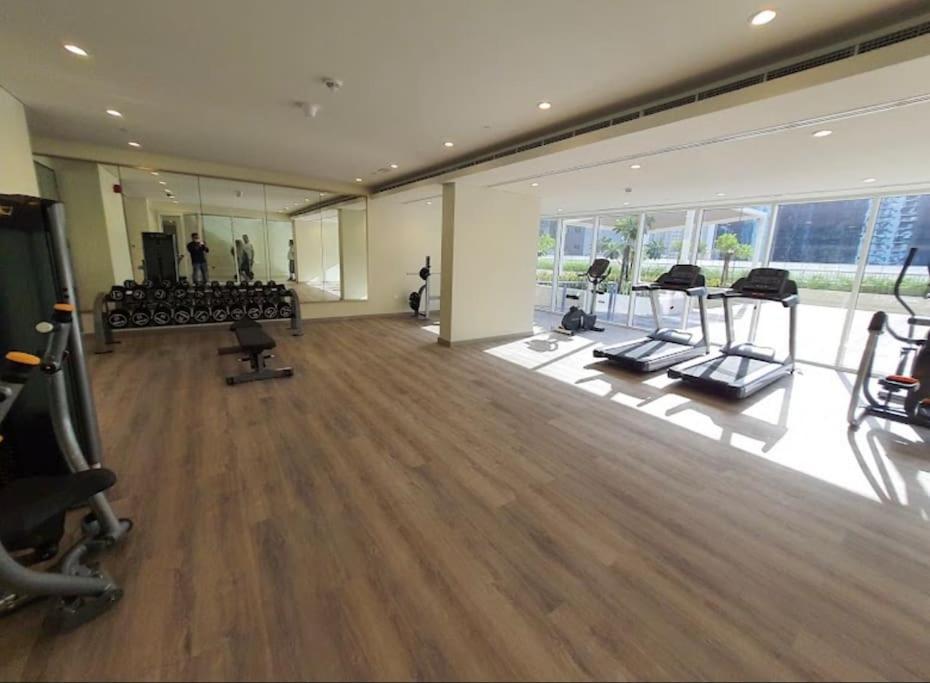 New Luxury Modern Canal View. *