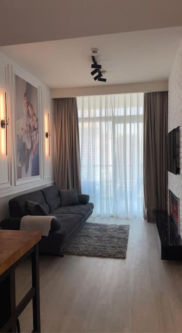 New Luxury Modern Canal View. Apartment Dubai