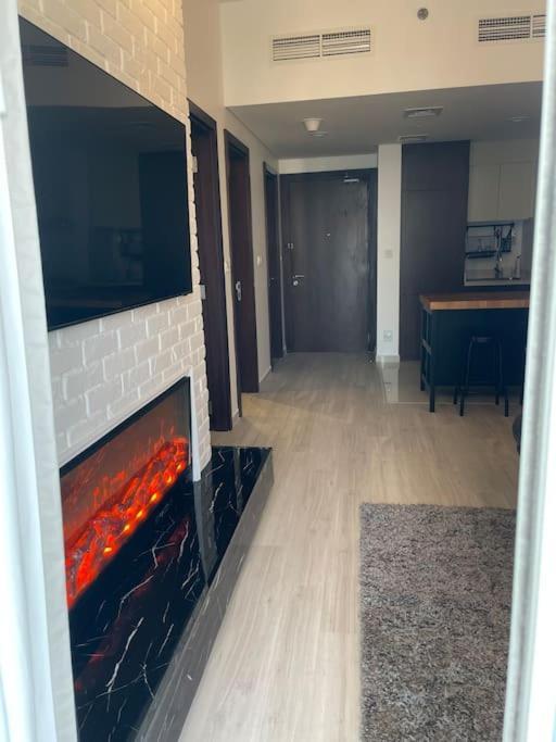 New Luxury Modern Canal View.
