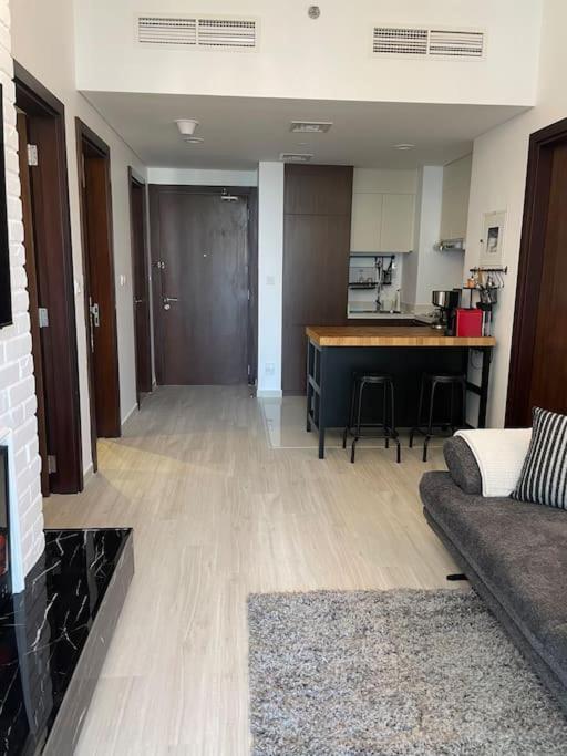 Apartment New Luxury Modern Canal View. *