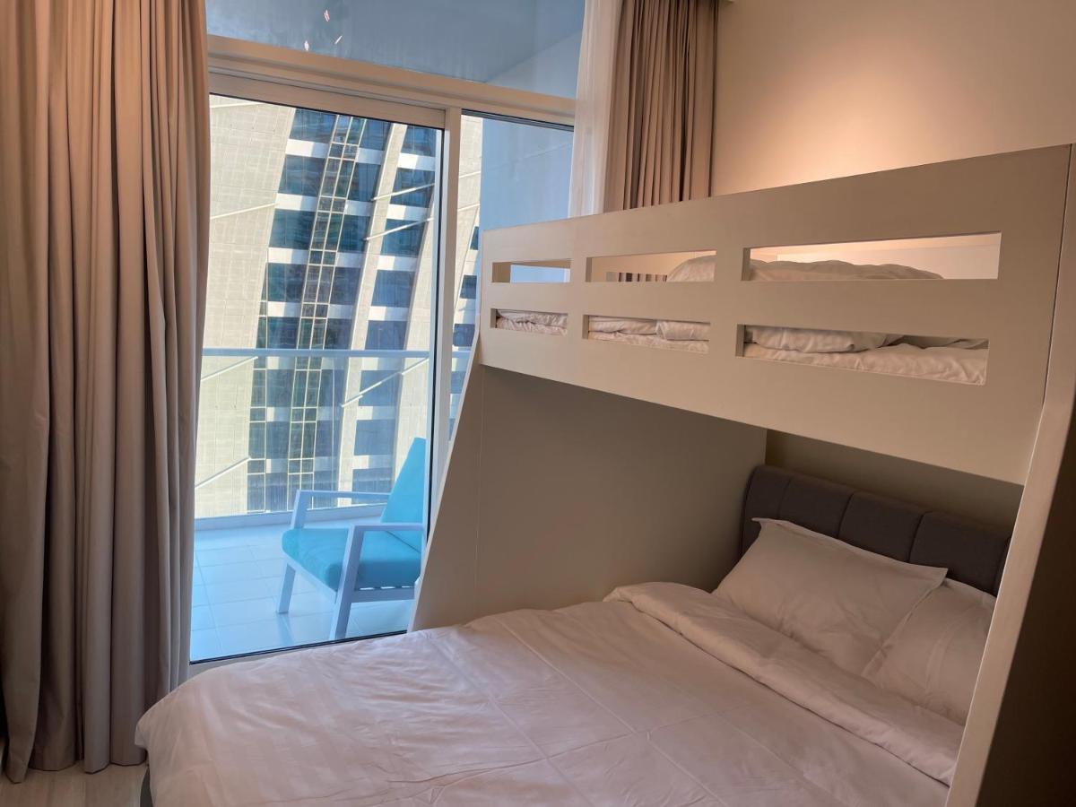 New Luxury Modern Canal View. *