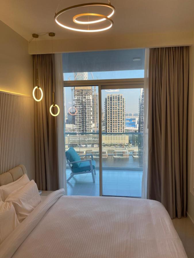 Apartment New Luxury Modern Canal View. Dubai