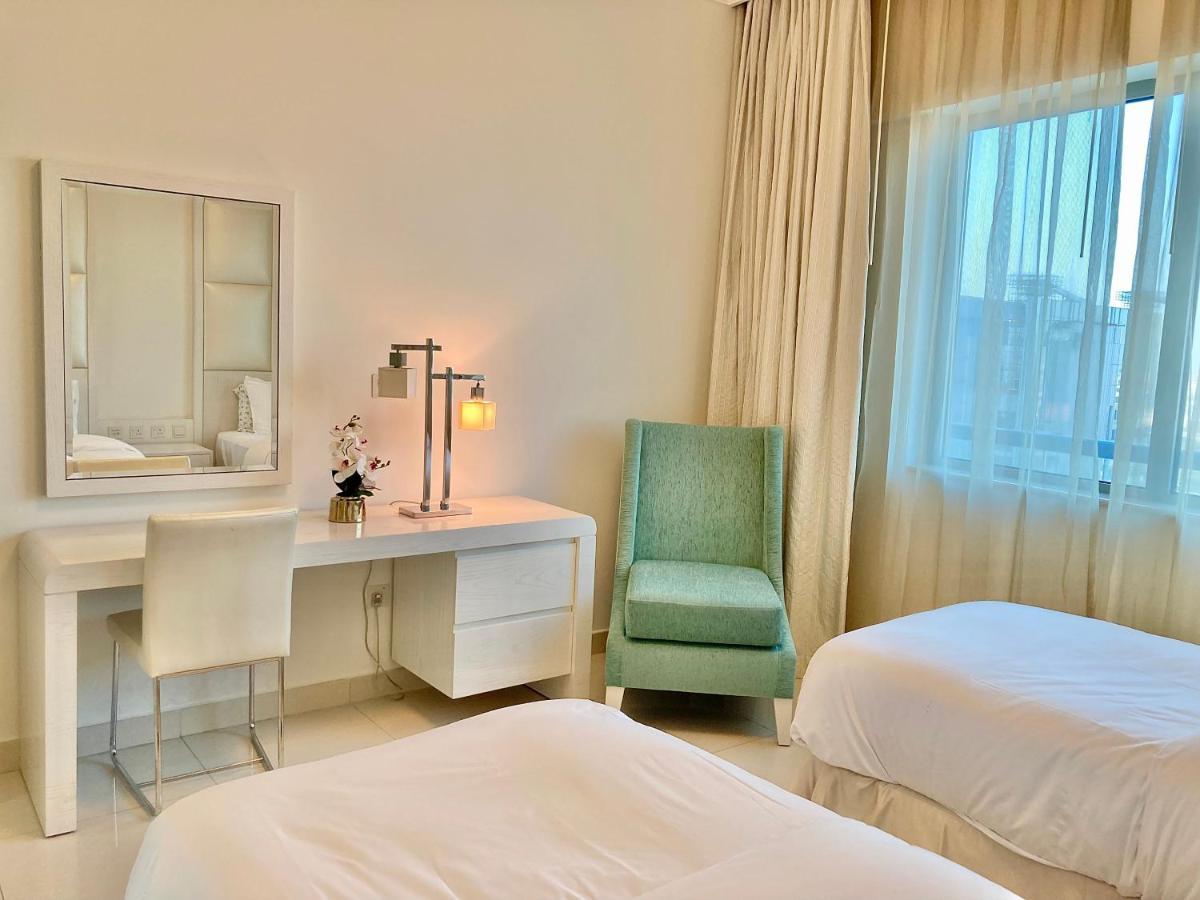 Superhost - High-rise Chic Apt With Incredible Skyline Views Apartment *