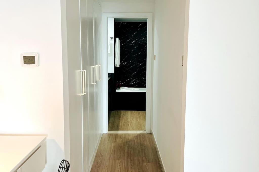 Apartment Greek Gods Luxury Jlt 1bhk With Stunning View Close To Metro *