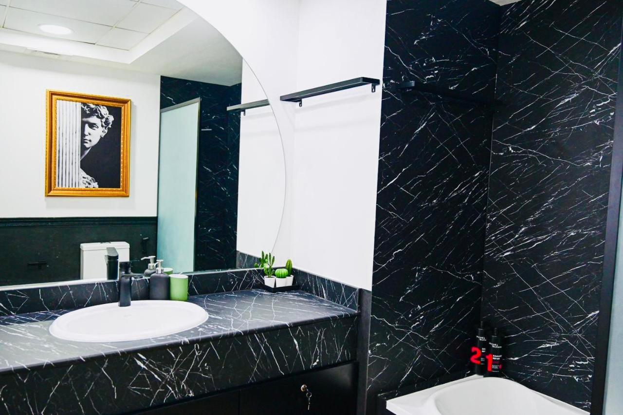 Greek Gods Luxury Jlt 1bhk With Stunning View Close To Metro Apartment
