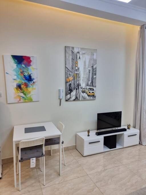 Apartment Premium Lovely With Balcony In Dubai