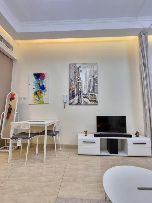 Apartment Premium Lovely With Balcony In Dubai