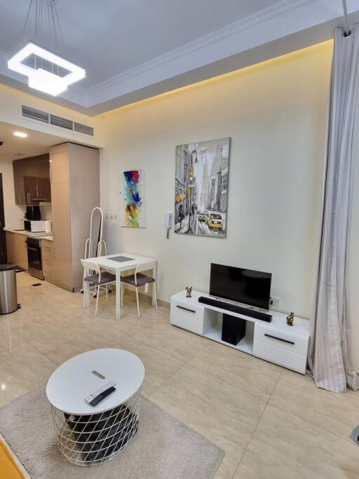 Premium Lovely With Balcony In *