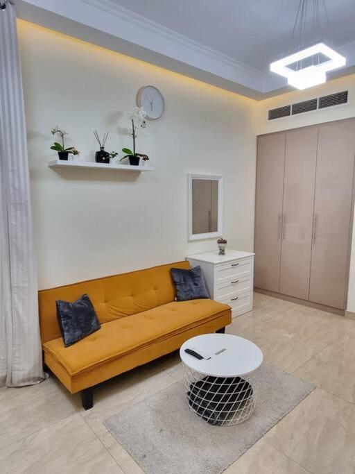 Apartment Premium Lovely With Balcony In