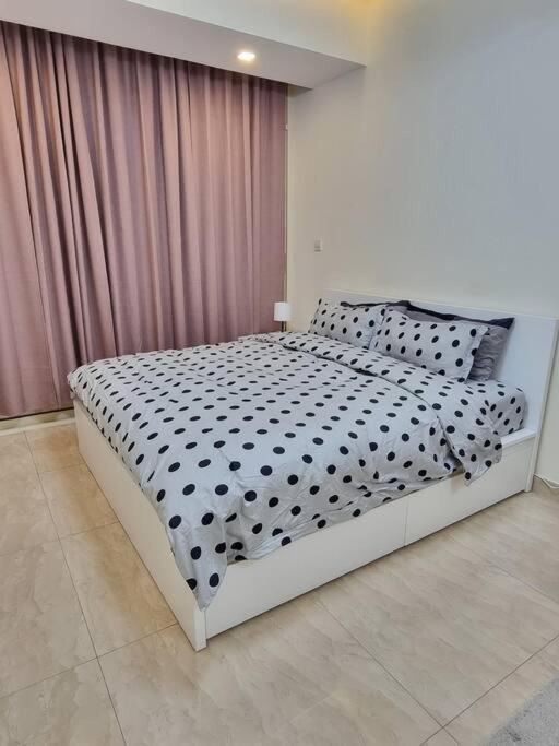 Premium Lovely With Balcony In Apartment *