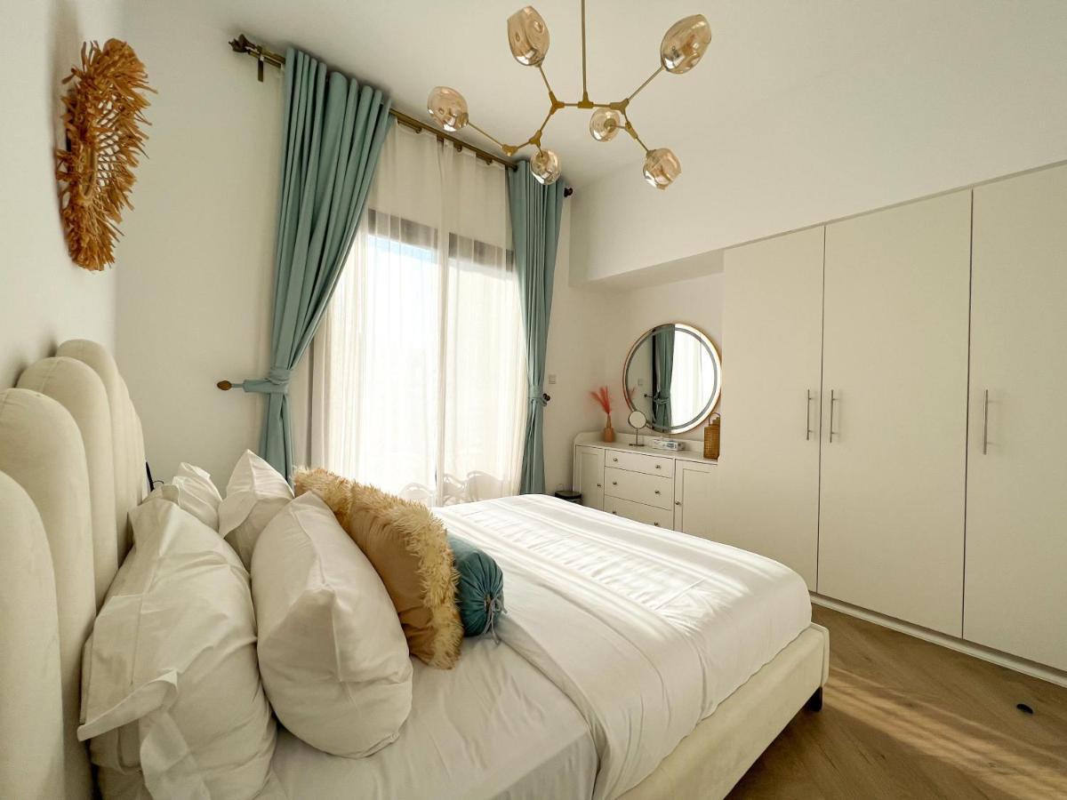 Bright And Spacious 2 Bedroom With Private Balcony Apartment