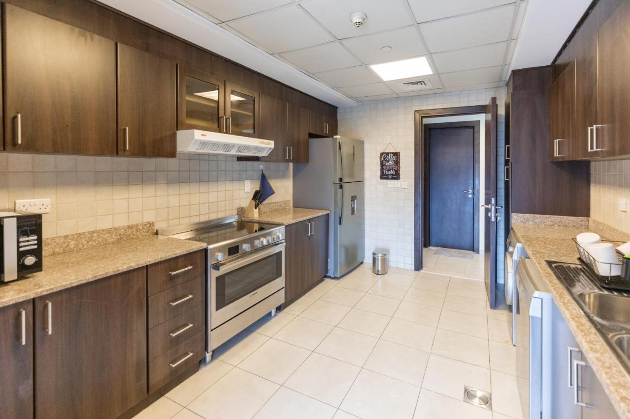 Apartment Luxury Churchill Tower- Vast Holidays