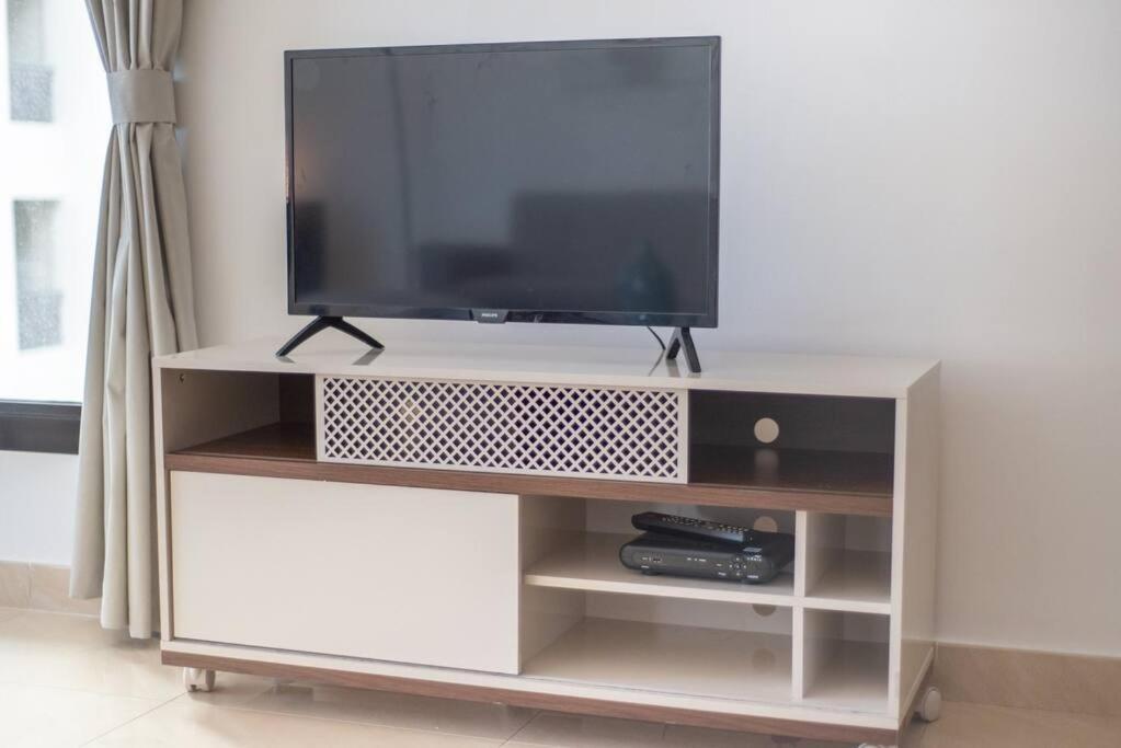 Elegant With Canal View And Close To Metro * Dubai