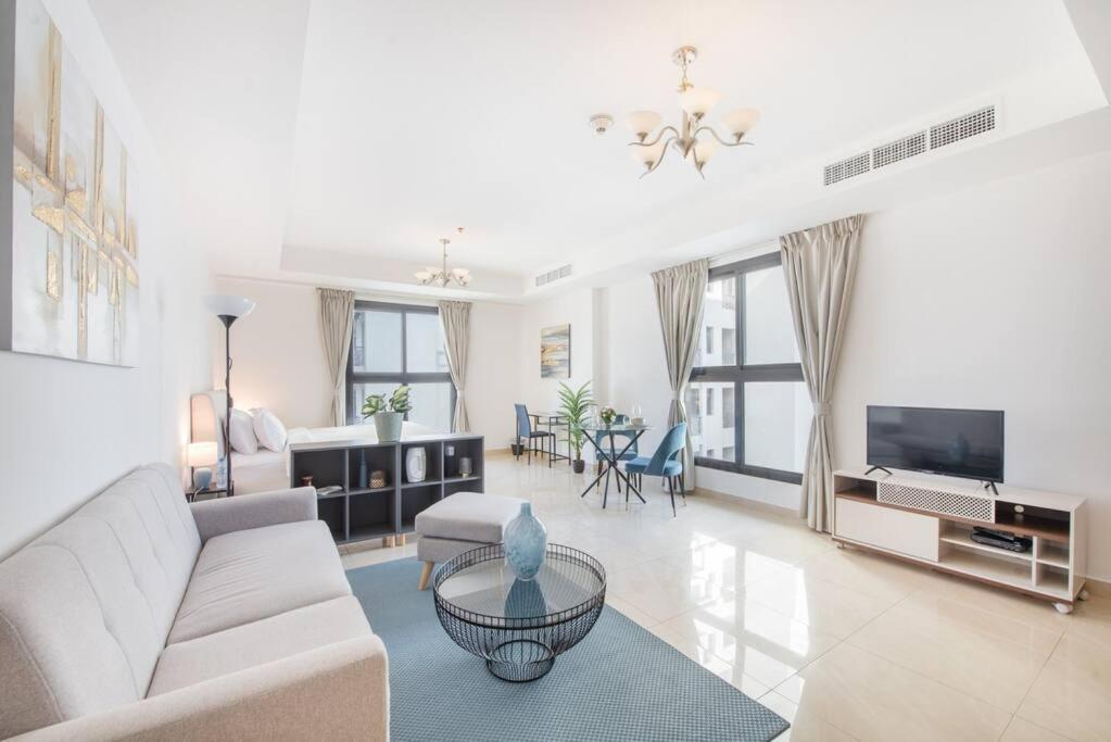 Elegant With Canal View And Close To Metro *