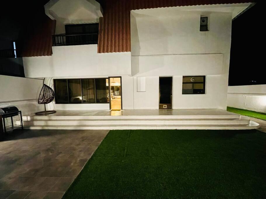 Villa The