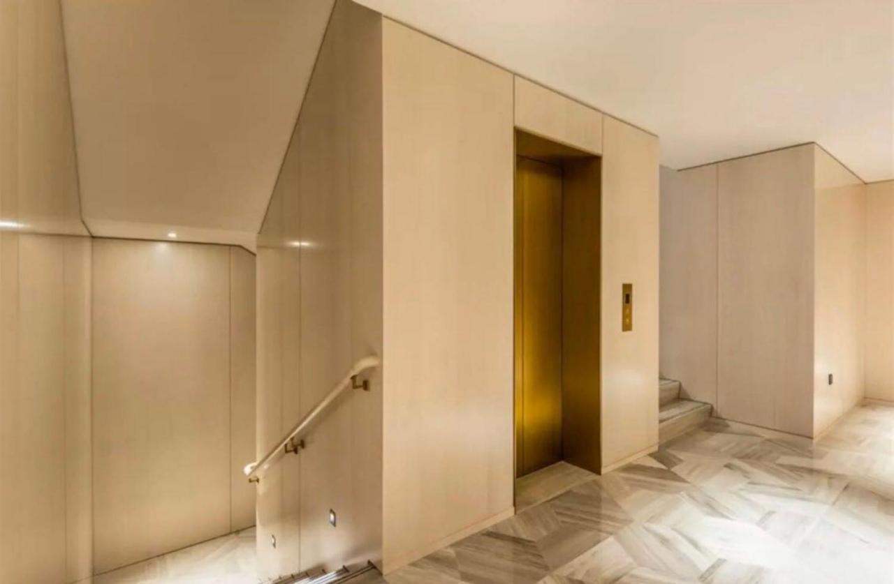 Five Palm Jumeirah Apartment *