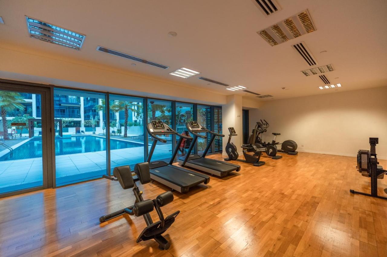Fam Living - Walk - Urban Staycations Apartment Dubai