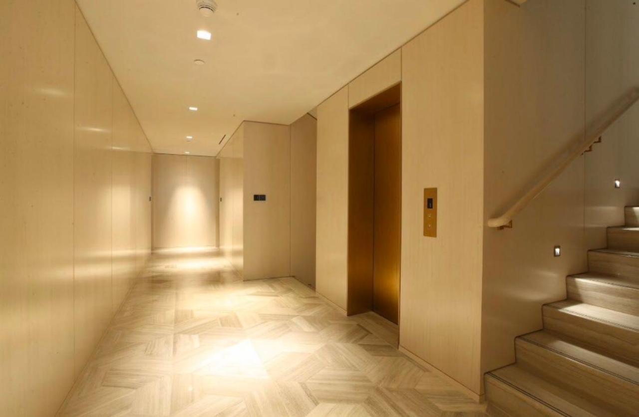 Five Palm Jumeirah Apartment *